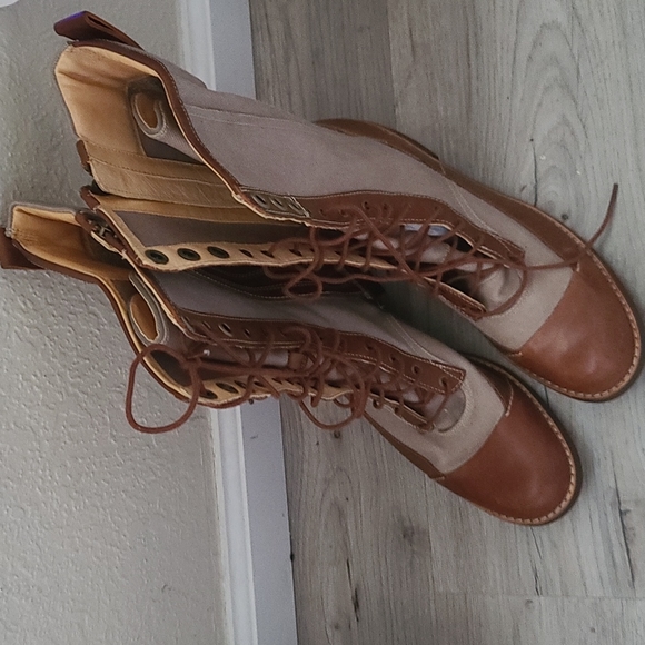 WOMEN'S TIMBERLAND BOOTS - Picture 4 of 6